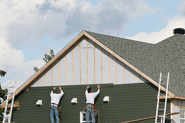 Professional Siding Contractor technician working in Richwood, OH